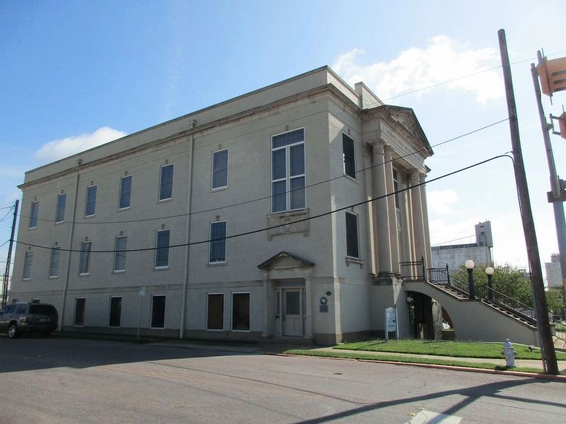 1924 Masonic Temple and Marker image. Click for full size.