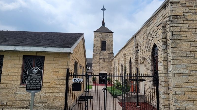 First Christian Church of Weslaco and Marker. Click for full size. First Christian Church of Weslaco and Marker image. Click for full size.