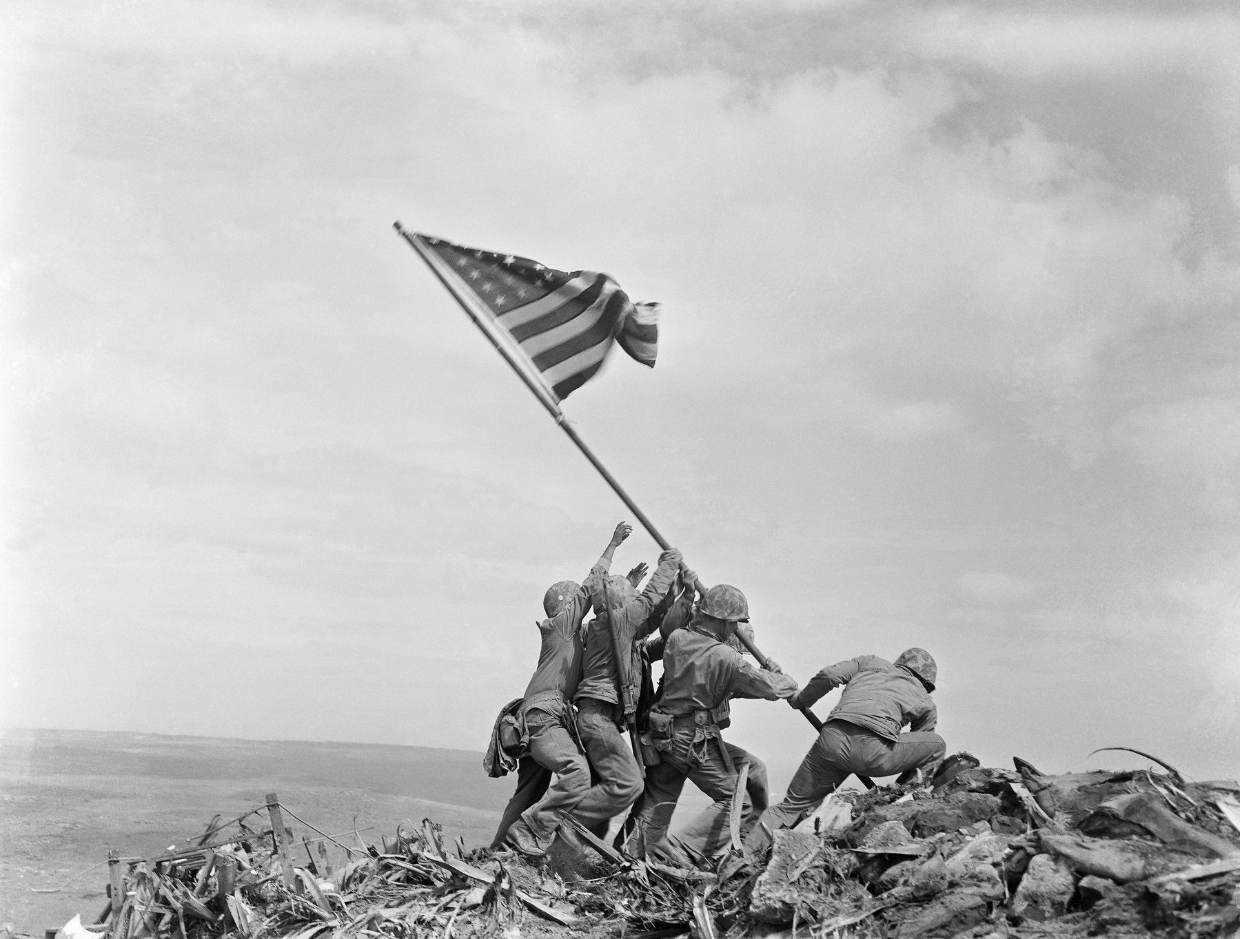 Photograph of Flag Raising on Iwo Jima image. Click for full size.