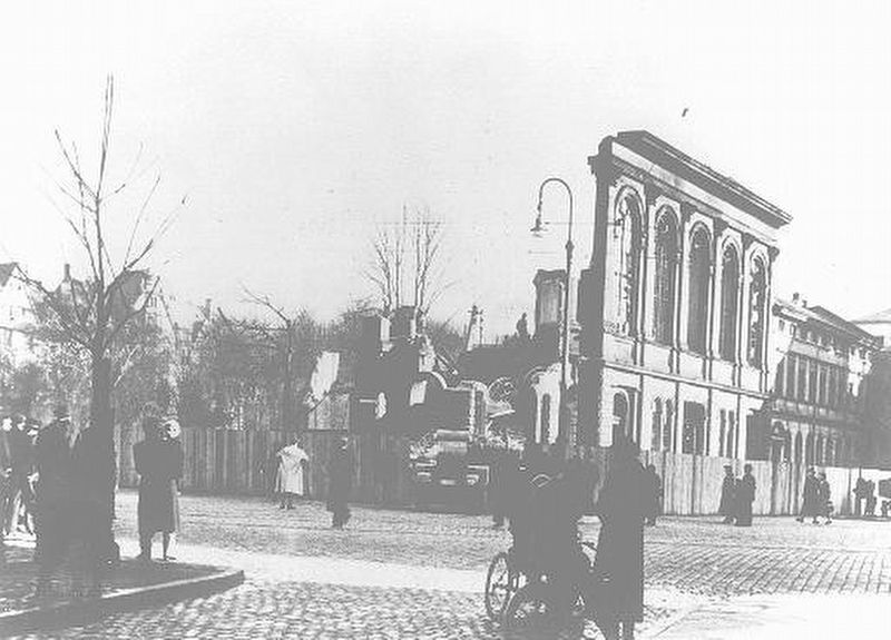 Börneplatz Synagogue ruins. Click for full size. Börneplatz Synagogue ruins image. Click for full size.