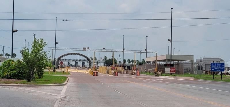 The Pharr International Gateway to Mexico as seen from the marker image. Click for full size.