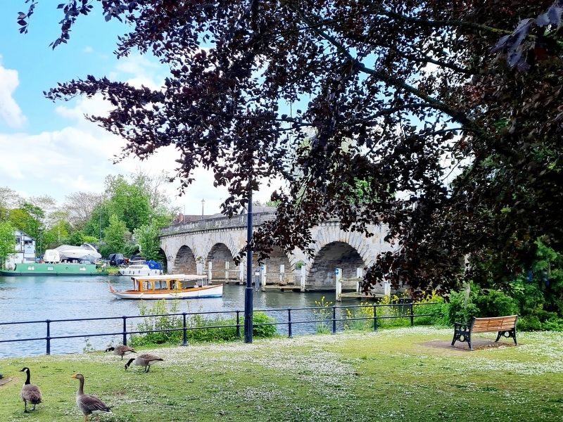 Maidenhead Bridge image. Click for full size.