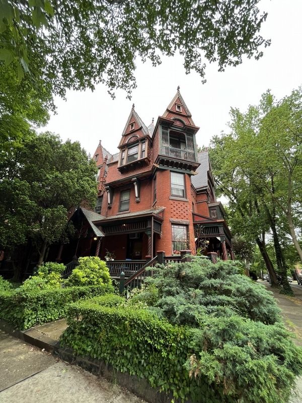 4218 Spruce Street image. Click for full size.