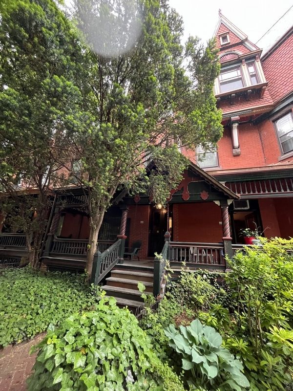 4216 Spruce Street image. Click for full size.