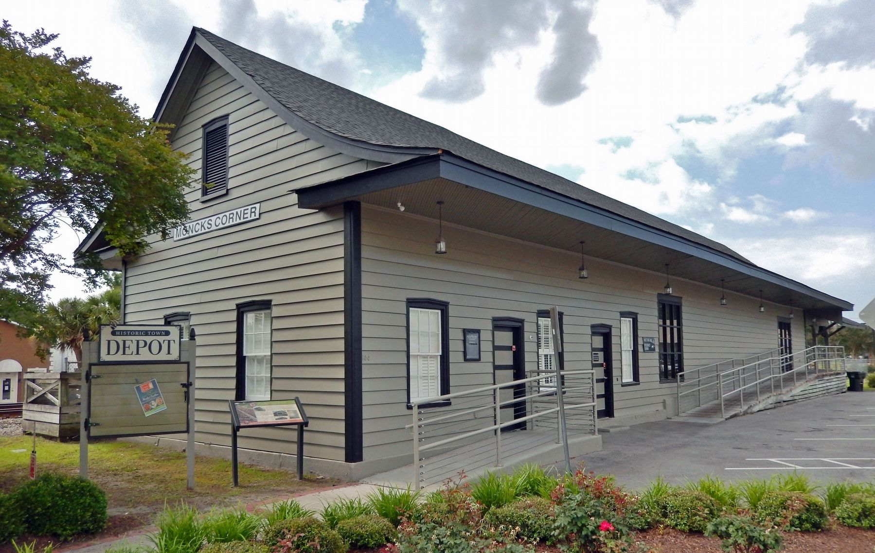 Moncks Corner Train Depot (<i>northwest elevation</i>) image. Click for full size.
