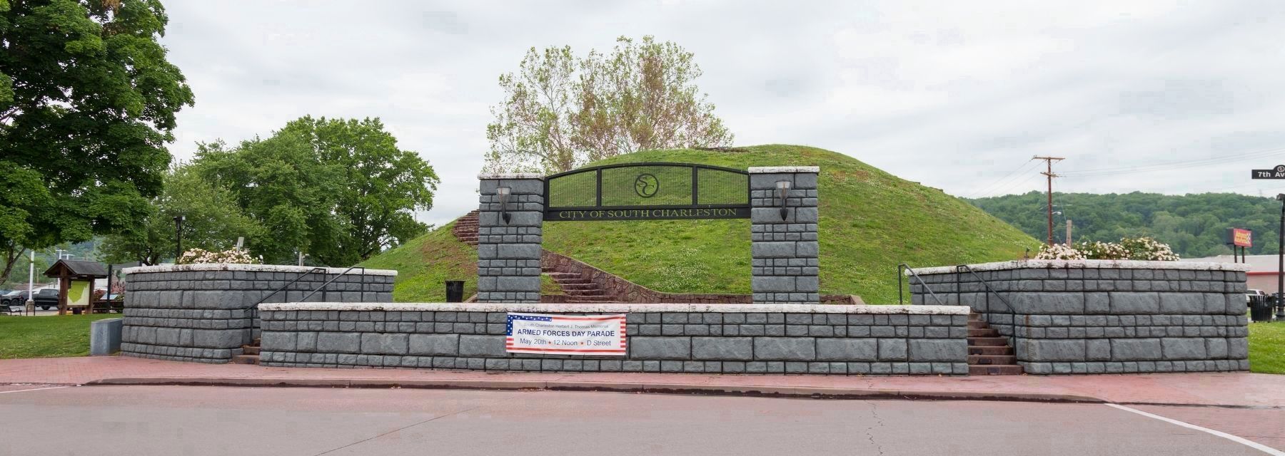 Criel Mound Park. Click for full size. Criel Mound Park image. Click for full size.