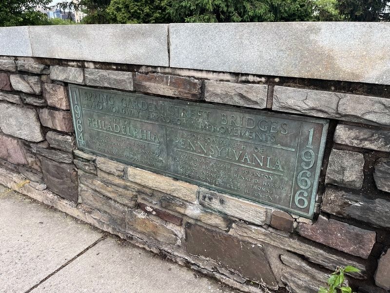 Dedication plaque on the Spring Garden Street Bridge image. Click for full size.