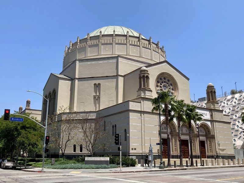 Wilshire Boulevard Temple image. Click for full size.