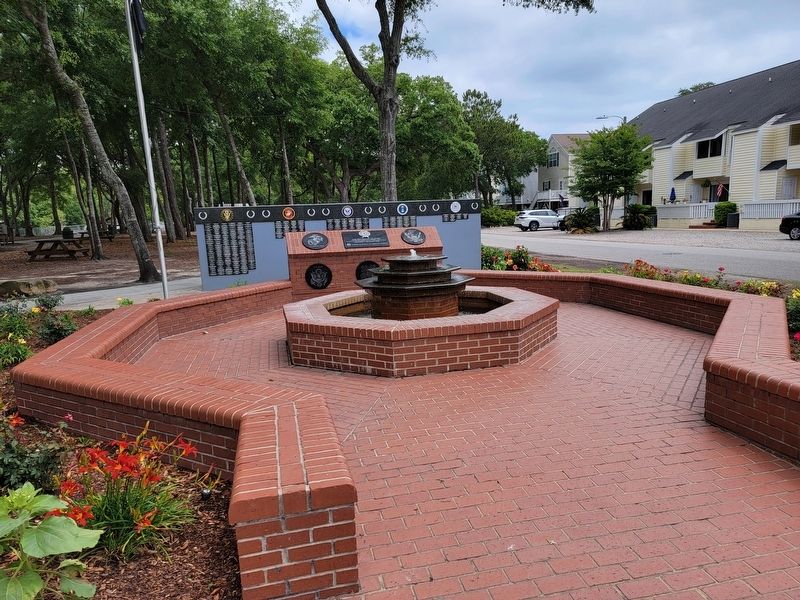 Surfside Beach Veterans Monument image. Click for full size.