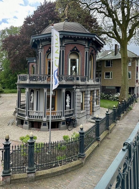 Tuinkoepel Scholten. Click for full size. Tuinkoepel Scholten image. Click for full size.