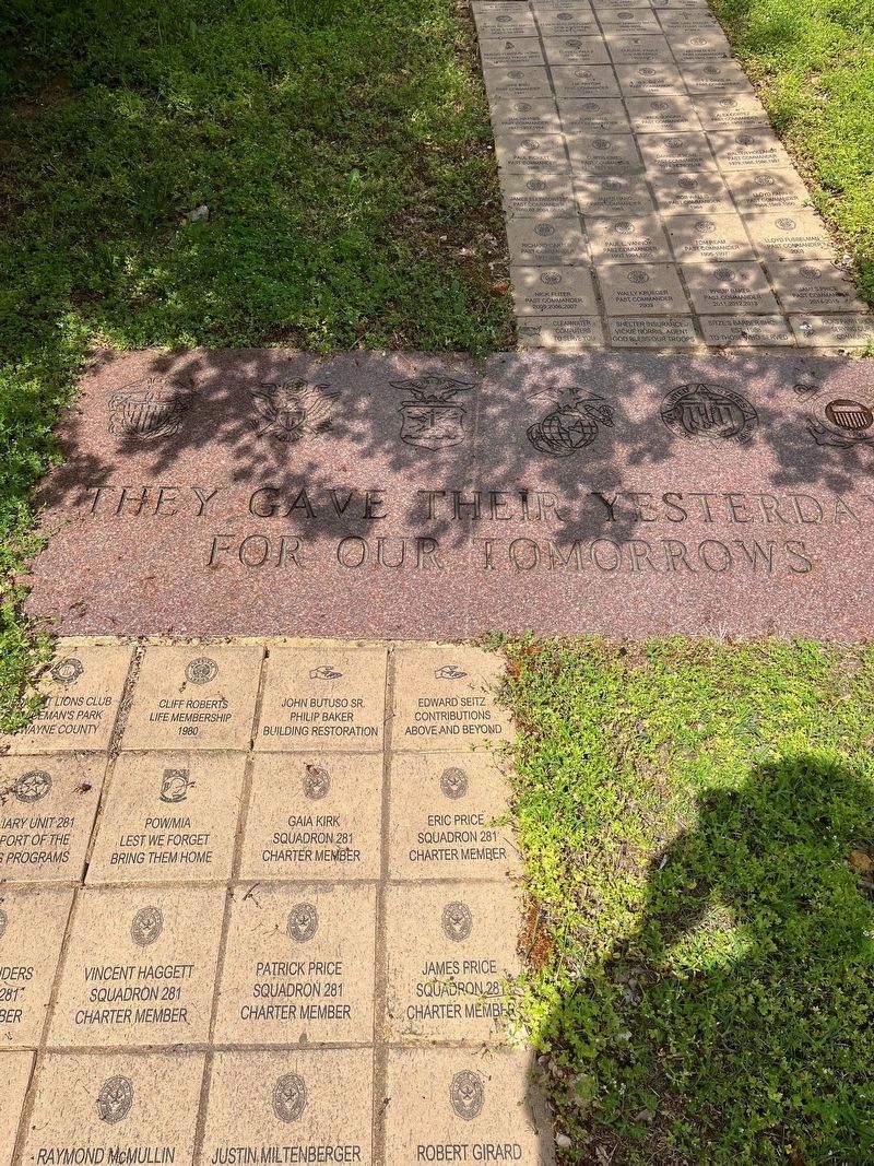 Veterans Memorial Walkway image. Click for full size.