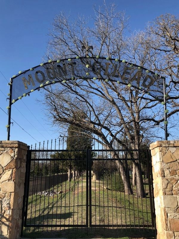 Mount Gilead Cemetery Gates image. Click for full size.