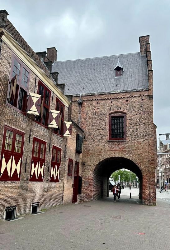 Gevangenpoort / Captivity Gate Marker - wide view, looking north. Click for full size. Gevangenpoort / Captivity Gate Marker - wide view, looking north image. Click for full size.