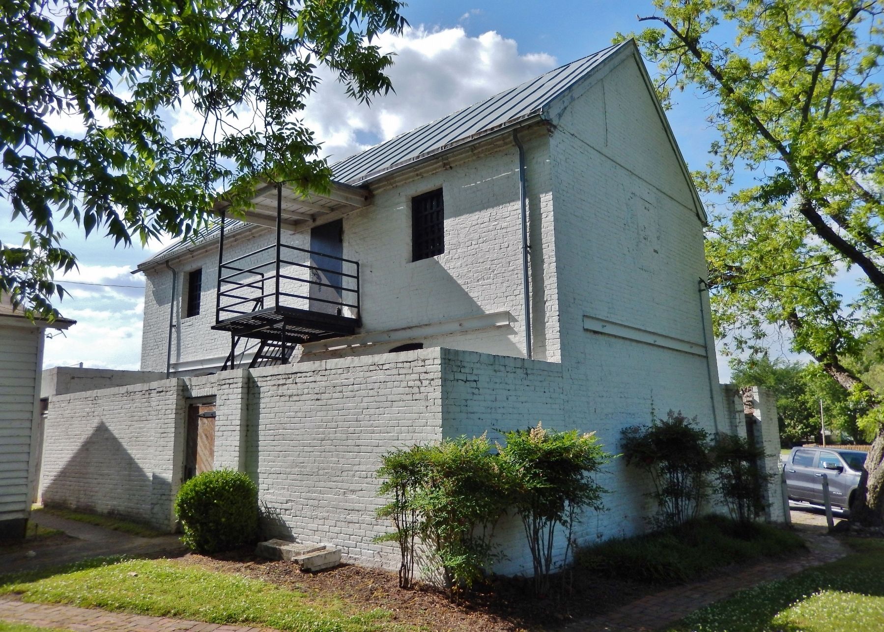 1825 Chowan County Jail (<i>southeast elevation</i>) image. Click for full size.