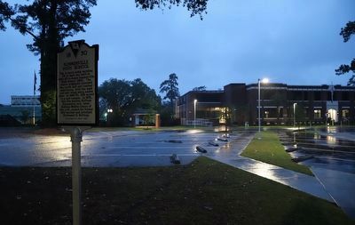 Summerville High School / Coach John McKissick (1926-2019) Marker image. Click for full size.