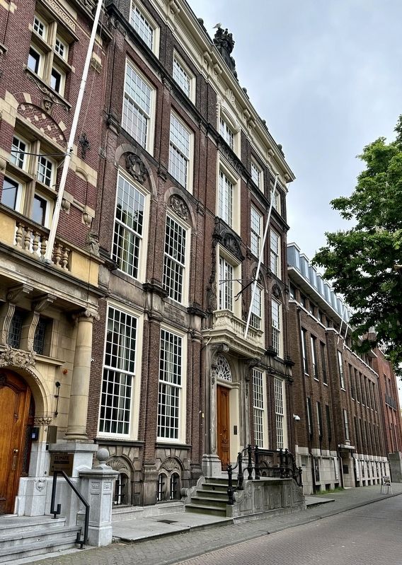 Groen van Prinsterer Marker - wider view. Click for full size. Groen van Prinsterer Marker - wider view image. Click for full size.