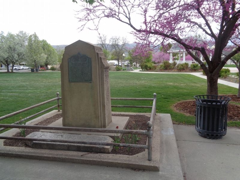 Old Meeting House Marker. Click for full size. Old Meeting House Marker image. Click for full size.