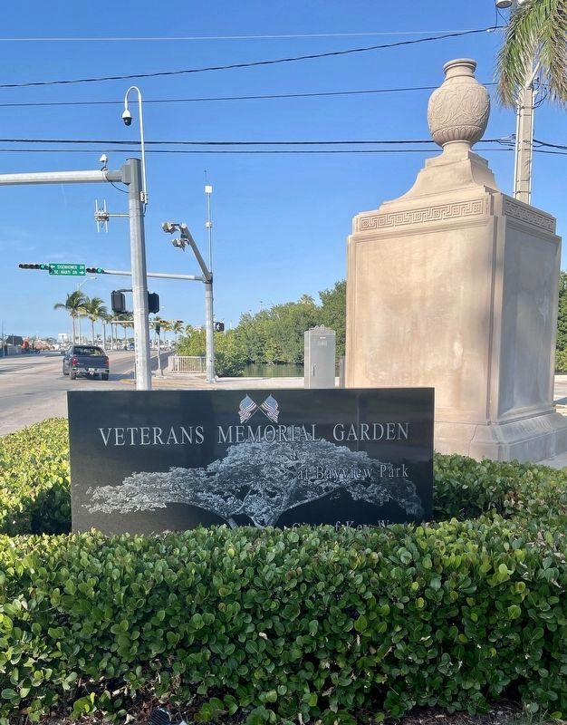 Veterans Memorial Garden at Bayview Park entrance image. Click for full size.
