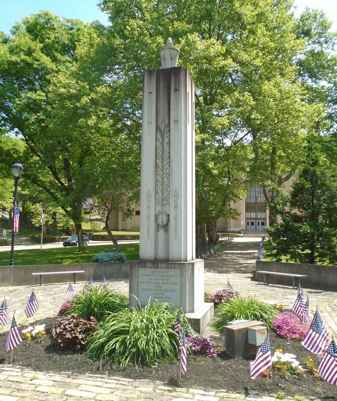 World War Memorial image. Click for full size.