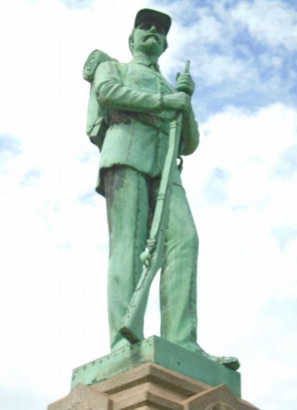 Civil War Memorial Statue. Click for full size. Civil War Memorial Statue image. Click for full size.