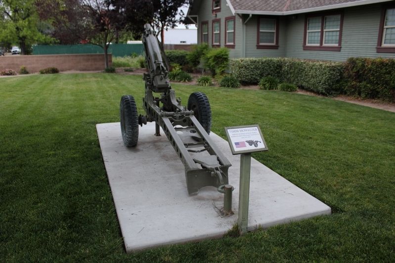 75MM Howitzer and Marker image. Click for full size.