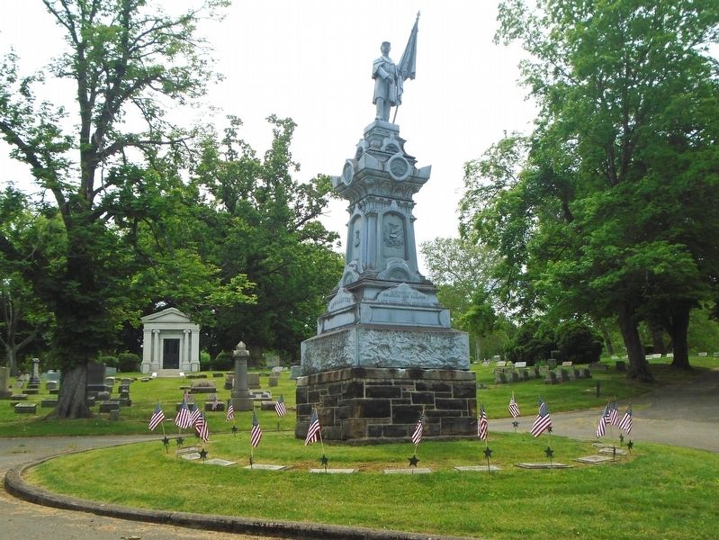 Civil War Memorial and Soldiers Circle image. Click for full size.