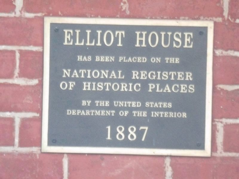 Elliot-McGinly Home National Register plaque image. Click for full size.