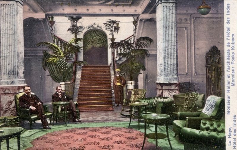Monsieur Haller et l�Architecte de l�Hotel des Indes Monsieur Foeke Kuipers image. Click for full size.