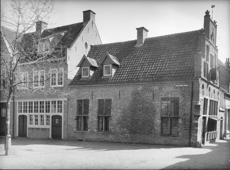 Kapelhuis / Chapel House. Click for full size. Kapelhuis / Chapel House image. Click for full size.