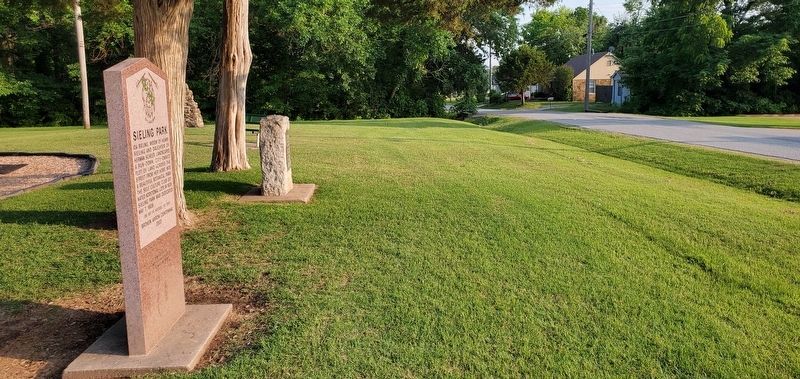 Sieling Park Marker. Click for full size. Sieling Park Marker image. Click for full size.