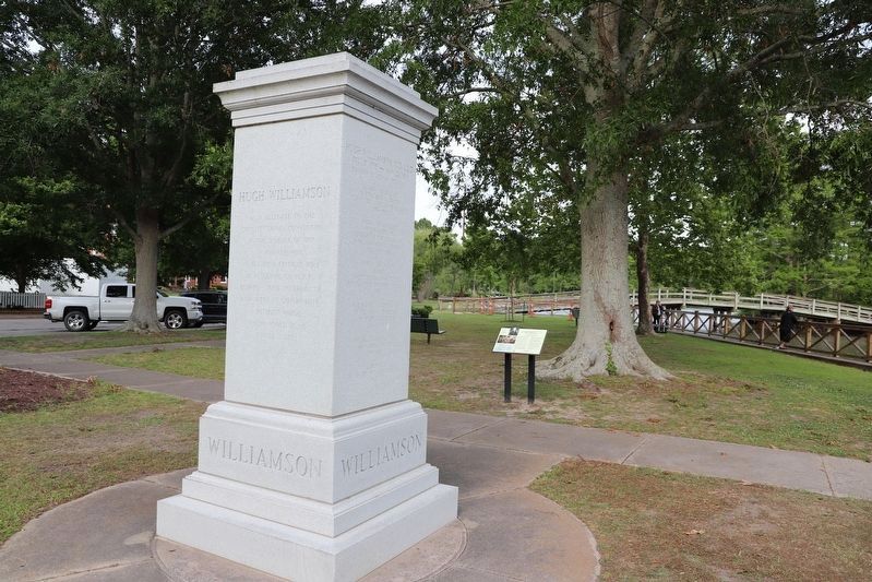 Williamson Monument & Marker image. Click for full size.