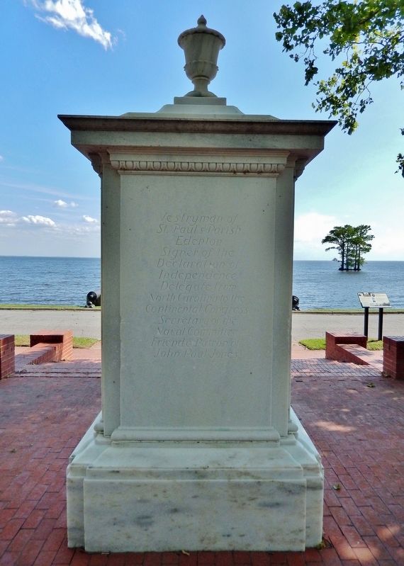 Joseph Hewes Monument (<i>north side</i>) image. Click for full size.