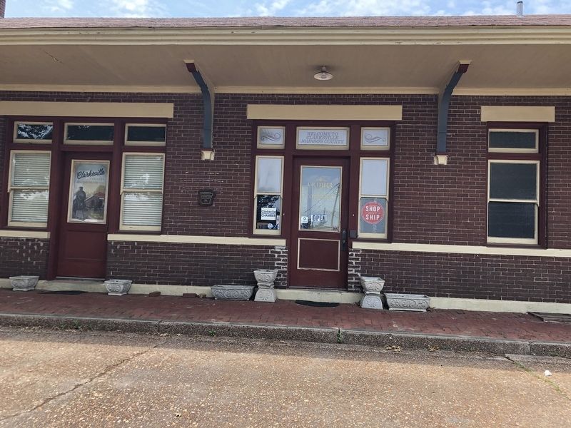 Missouri-Pacific Depot - Clarksville Marker image. Click for full size.