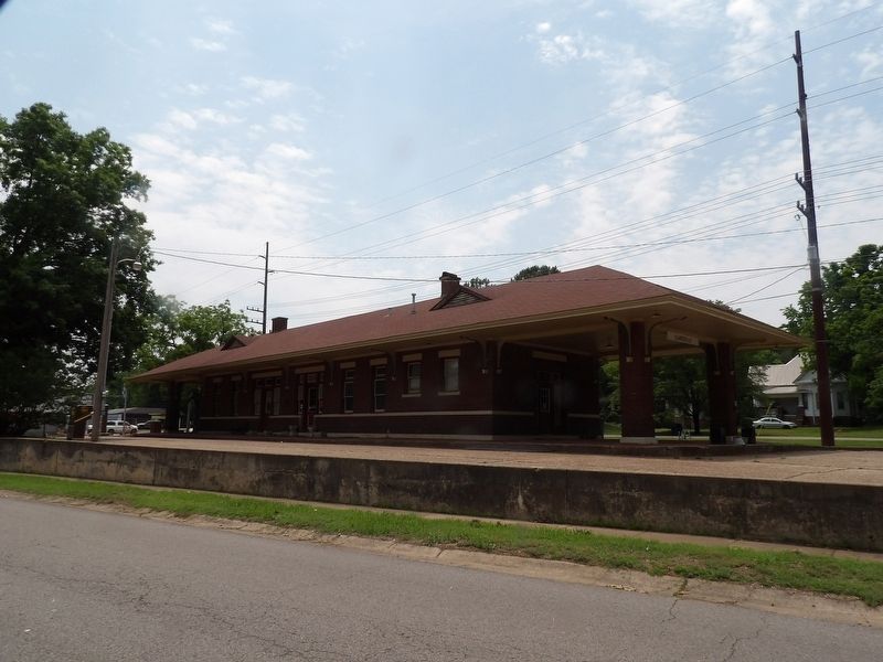 Missouri-Pacific Depot - Clarksville image. Click for full size.