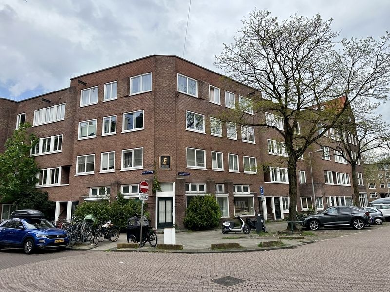 Maarten Harpertzoon Tromp Marker - wide view image. Click for full size.