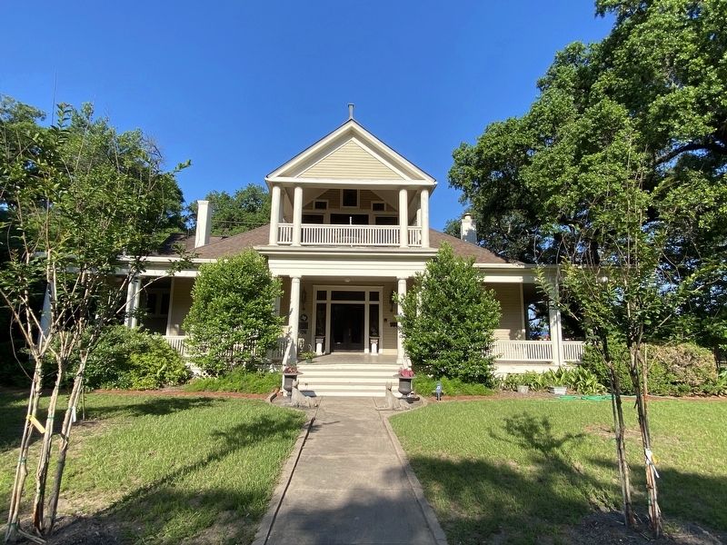 The Darst-Yoder House is a private residence.. Click for full size. The Darst-Yoder House is a private residence. image. Click for full size.