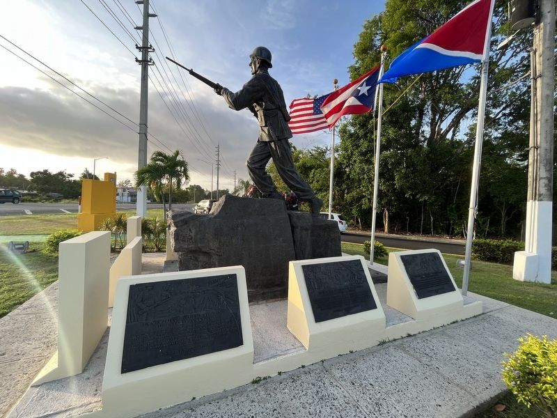 En Memoria de Todos los Veteranos de la II Guerra Mundial Marker image. Click for full size.