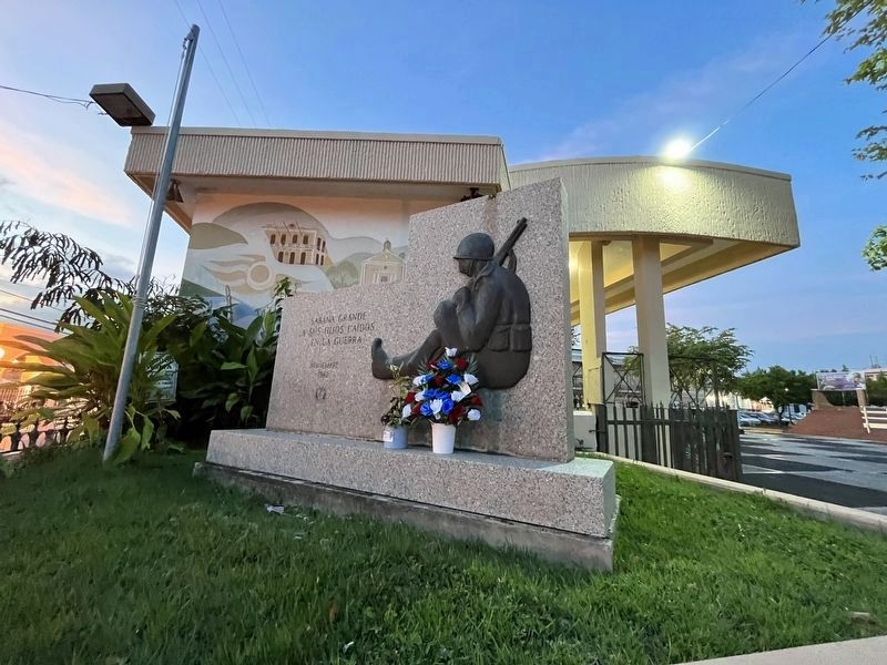 Monumento a los Veteranos Marker image. Click for full size.