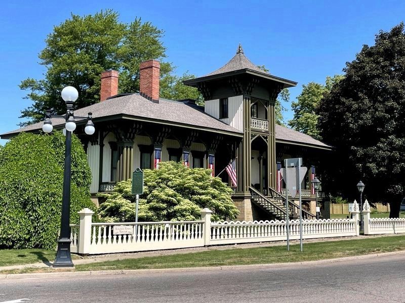 Honolulu House and Marker. Click for full size. Honolulu House and Marker image. Click for full size.