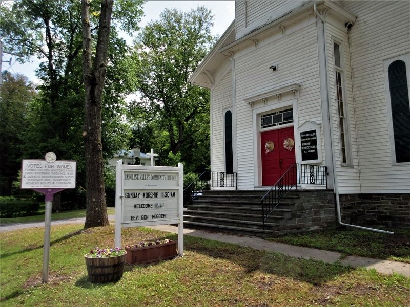 The marker in front of the Caroline Valley Community Church image. Click for full size.