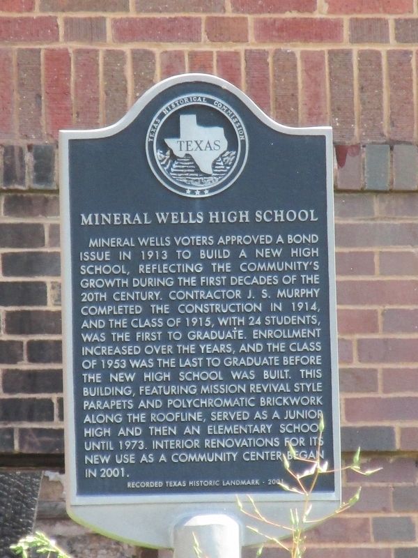 Mineral Wells High School Marker image. Click for full size.