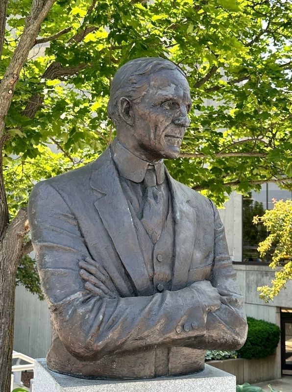 Henry Ford Bust image. Click for full size.