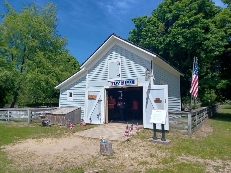 Durant Barn and Marker. Click for full size. Durant Barn and Marker image. Click for full size.
