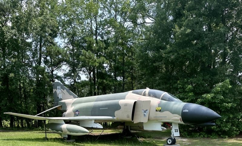 McDonnel F-4C Phantom. Click for full size. McDonnel F-4C Phantom image. Click for full size.