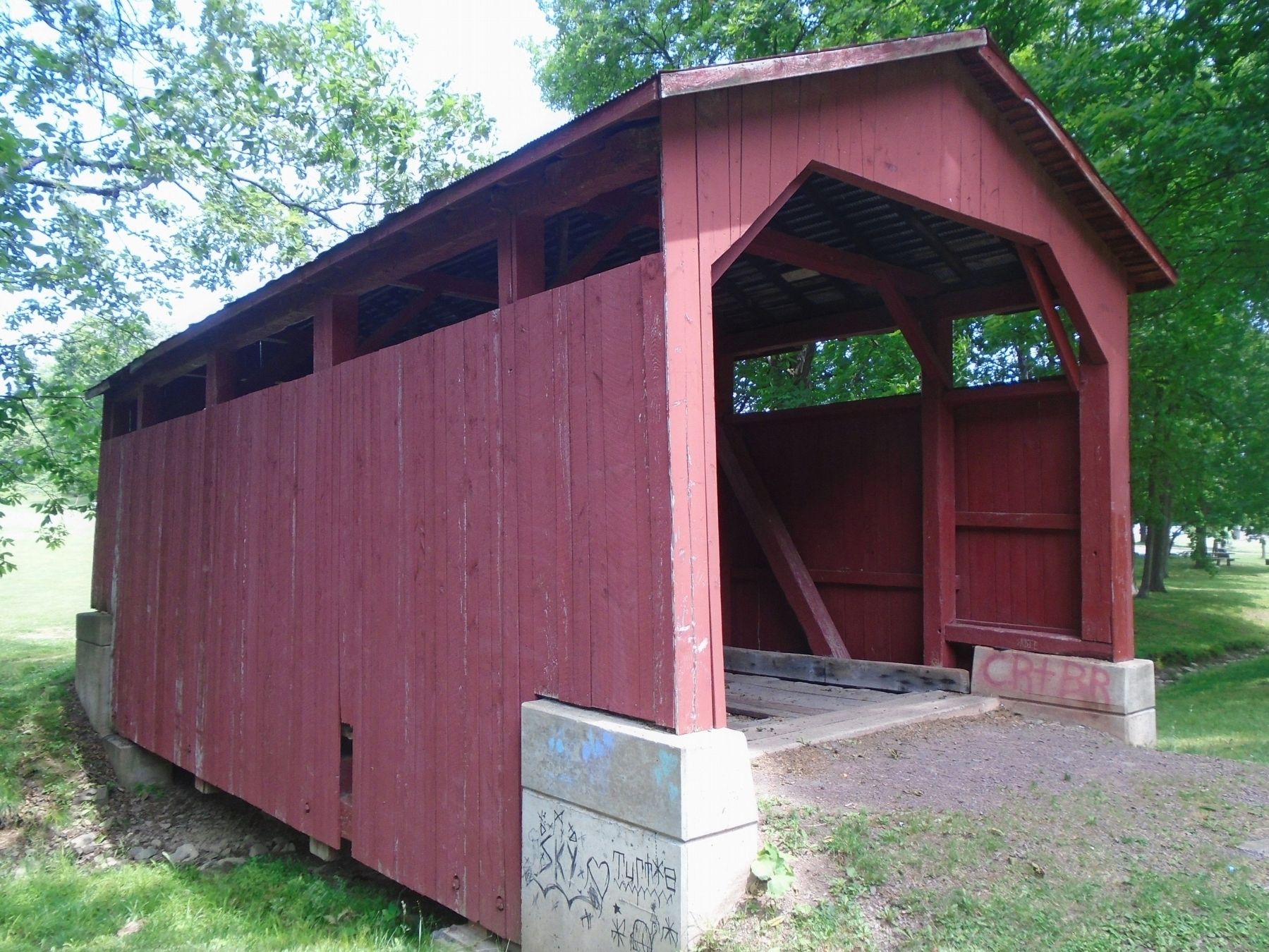 Fowlersville Covered Bridge image. Click for full size.