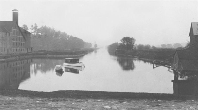 Historic view of the Desjardins Canal from todays Centennial Park image. Click for full size.