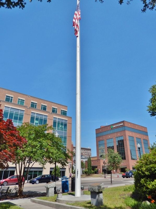 Wilmington & New Hanover County War Memorial image. Click for full size.