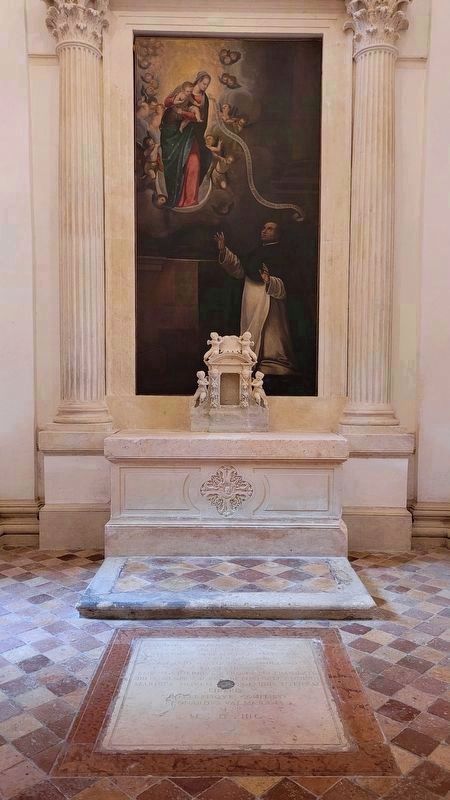 Altar inside the Valmarana chapel in the crypt of the church. Click for full size. Altar inside the Valmarana chapel in the crypt of the church image. Click for full size.