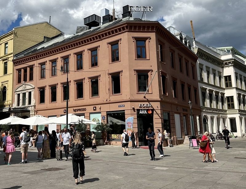 Katti Anker M�ller Marker - wide view image. Click for full size.