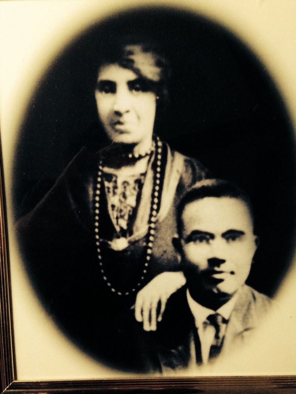 Rev. Samuel Butler and Henrietta "Etta" Vivian Jones Wallace image. Click for full size.